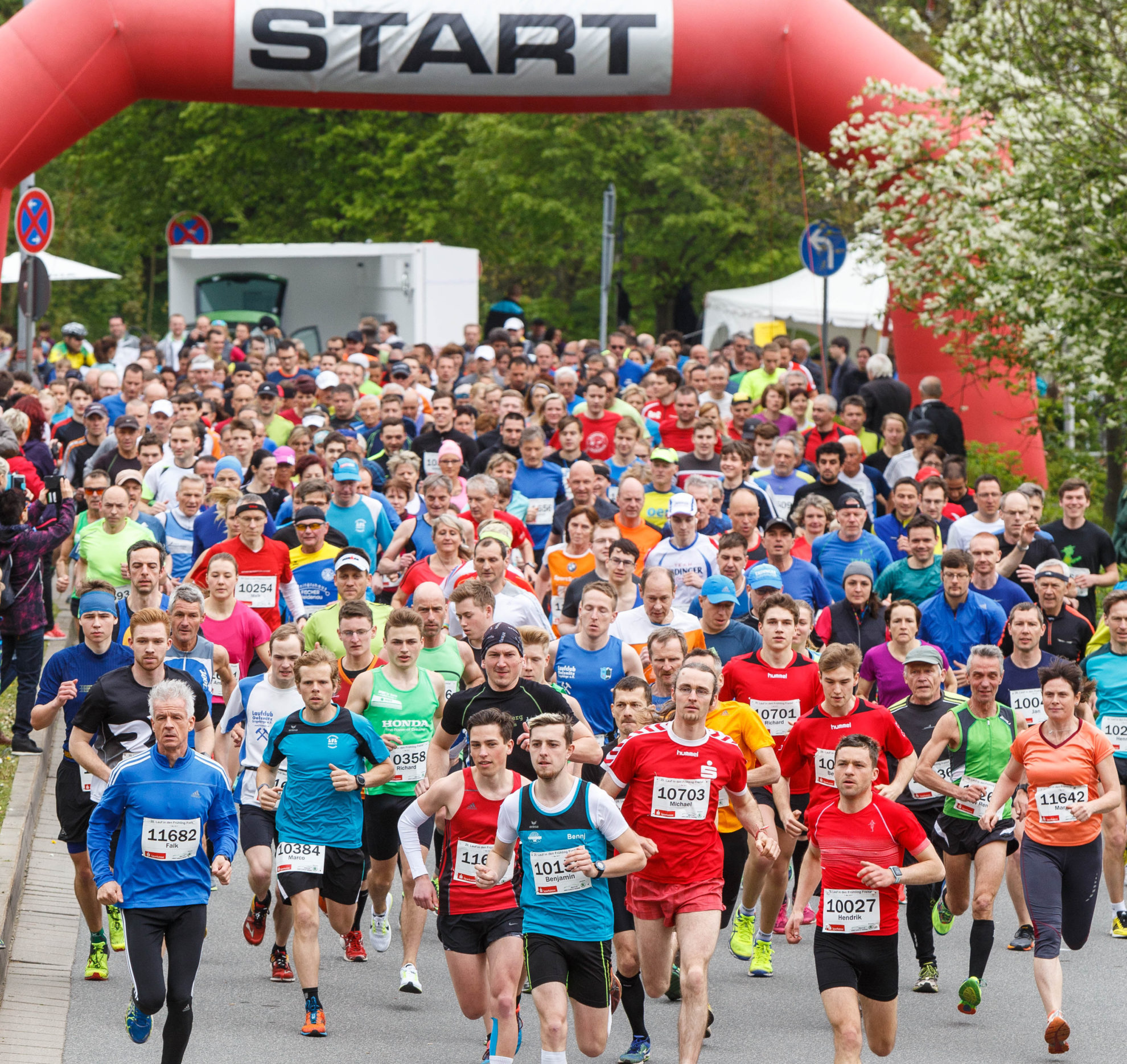 20. Lauf in den Frühling 07.05.2017 Start zum 10-km-Lauf.