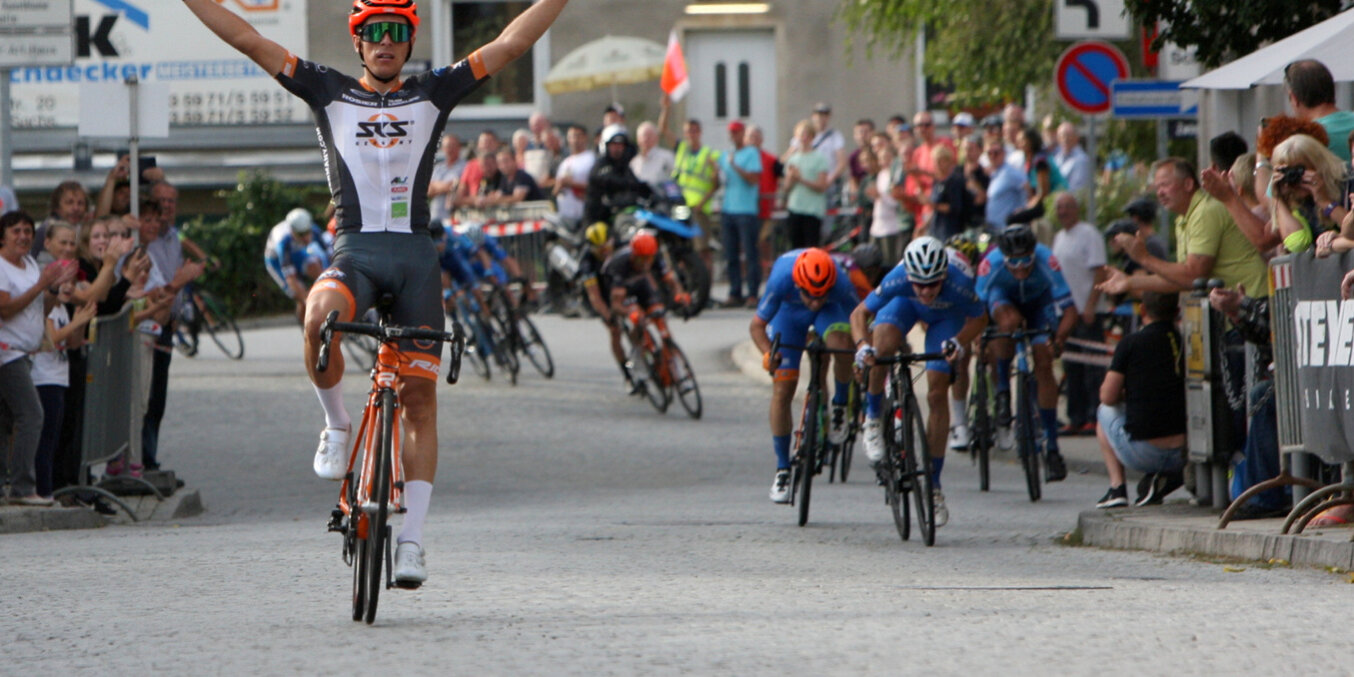 Adam Toupalik gewinnt Rund um Sebnitz 2019