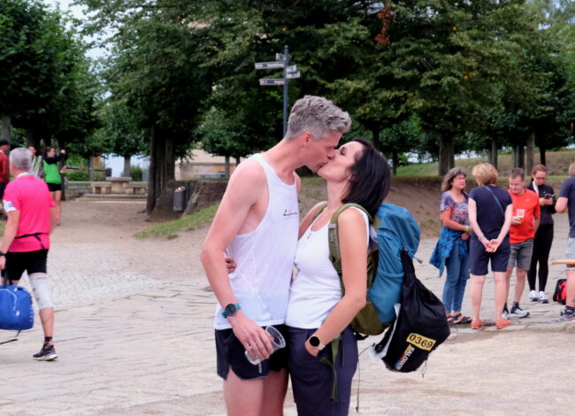Festungslauf2024_FotoSiegerkuss_skl