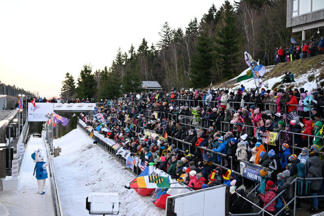WC26altenberg_FansIm Zielbereich_Foto_IBSFViestursLacis