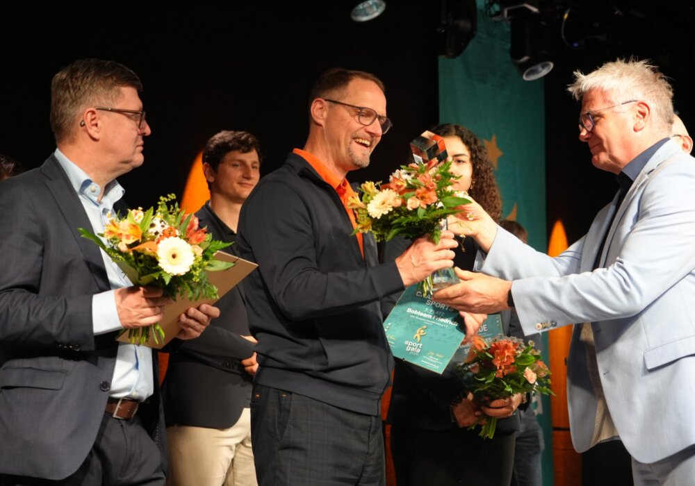 Sportgala26_EhrungChampionsBeneschfuerFriedrich_StephanKlingbeilKSB